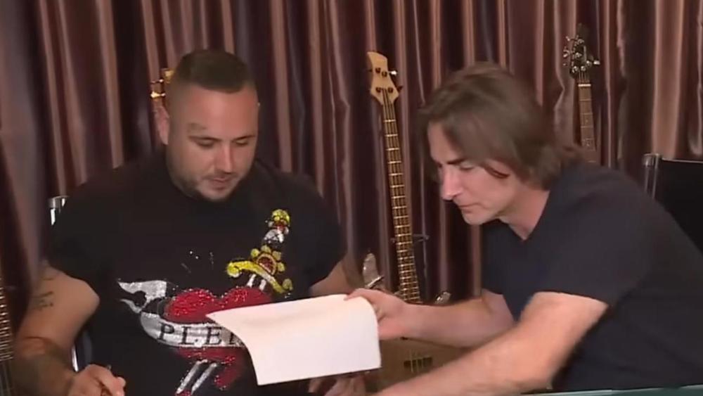 Filip Car zbog ovog bahatog poteza izazvao gnev čelnika Pinka: Član produkcije ga izribao i postavio na svoje mesto