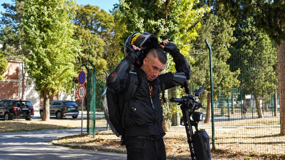 "Čuo sam dva stiha i skrolovao dalje": Voditelj "Zvezda Granda" brutalno o Stojinom sinu - "Nije mi se svidelo"