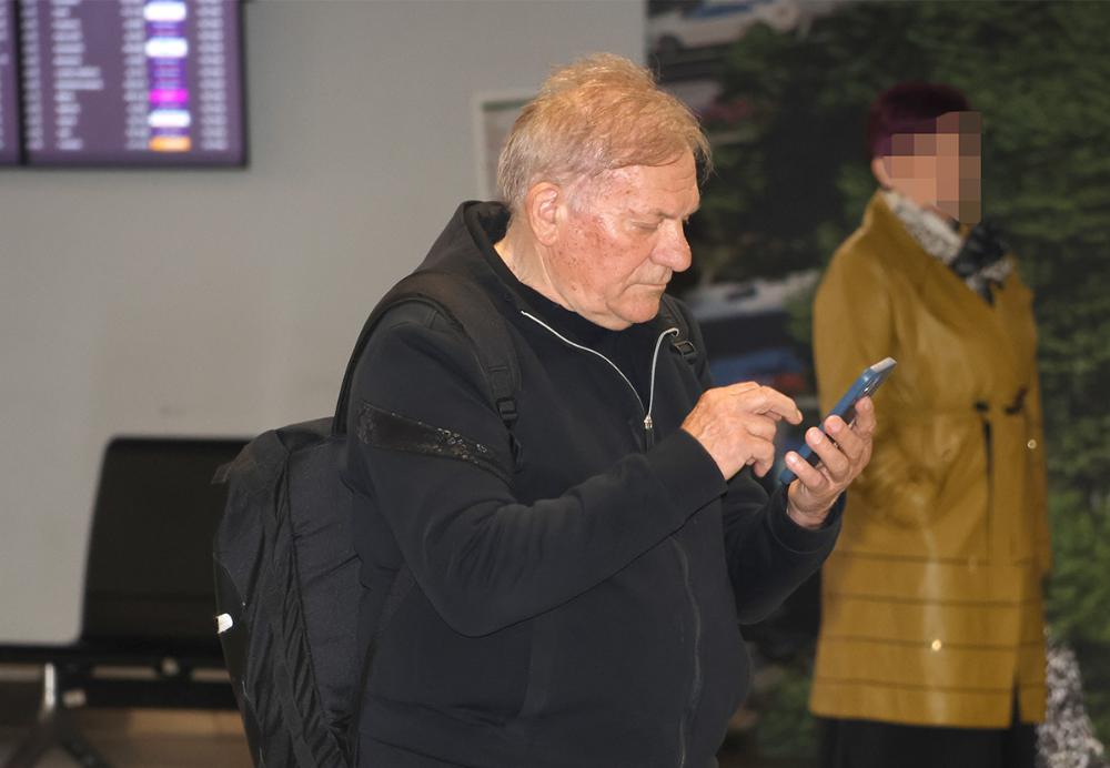 Pevač oženio 24 godine mlađu: Bivšoj su pripale dve kuće i pekara