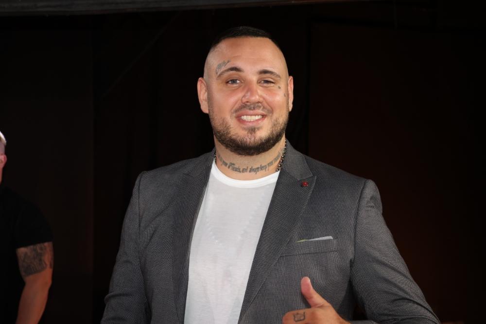Filip Car slomio nogu u Eliti 10: Šutnuo televizor pa završio u gipsu