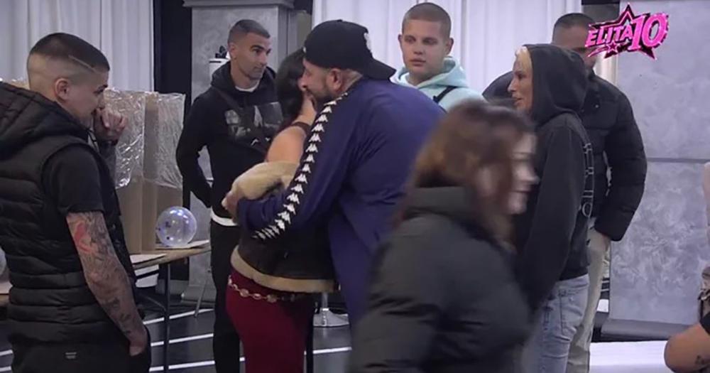 Ona je sinoć zauvek napustila Elitu! Voditelj saopštio odluku, takmičari joj odmah prišli