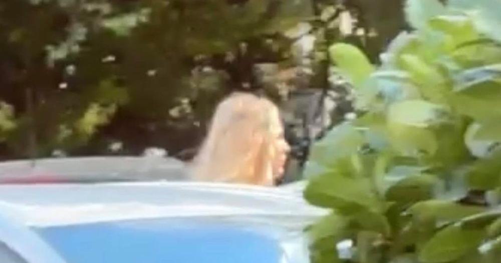 Snimili smo novu voditeljku Pink grupacije ispred zgrade na Dedinju: Dobila angažman od Mitrovića, vodi ovu emisiju