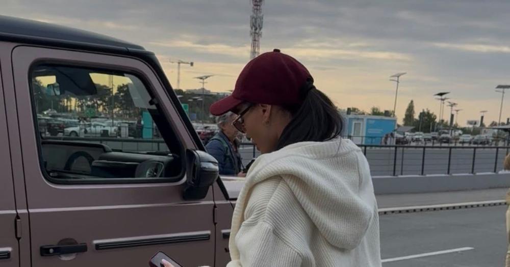 Ana Korać bez šminkei u trenerkama na aerodromu: Sačekao je besni džip, moćna mašina vredi čitavo bogatstvo,